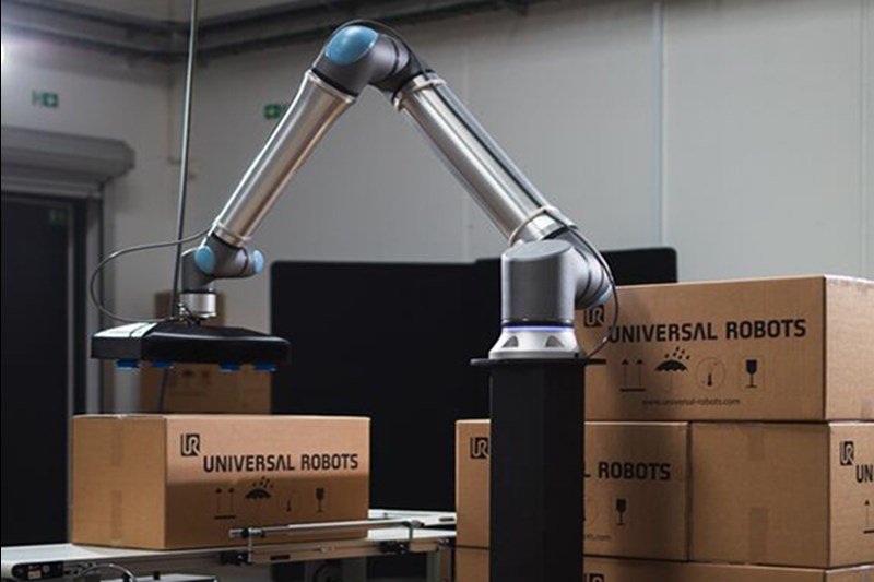 UNIVERSAL ROBOTSILTA UUSI 20 KG:N TEOLLISUUSCOBOTTI MARKKINOIDEN JOHTAVAAN VALIKOIMAANSA